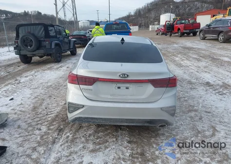 2020 Kia Forte Lxs z USA, uszkodzony, nr VIN 3KPF24AD0LE185899